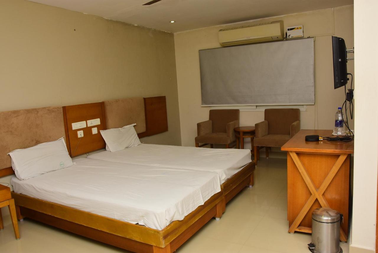 Hotel Krishna Residency Mayiladuthurai Exterior photo